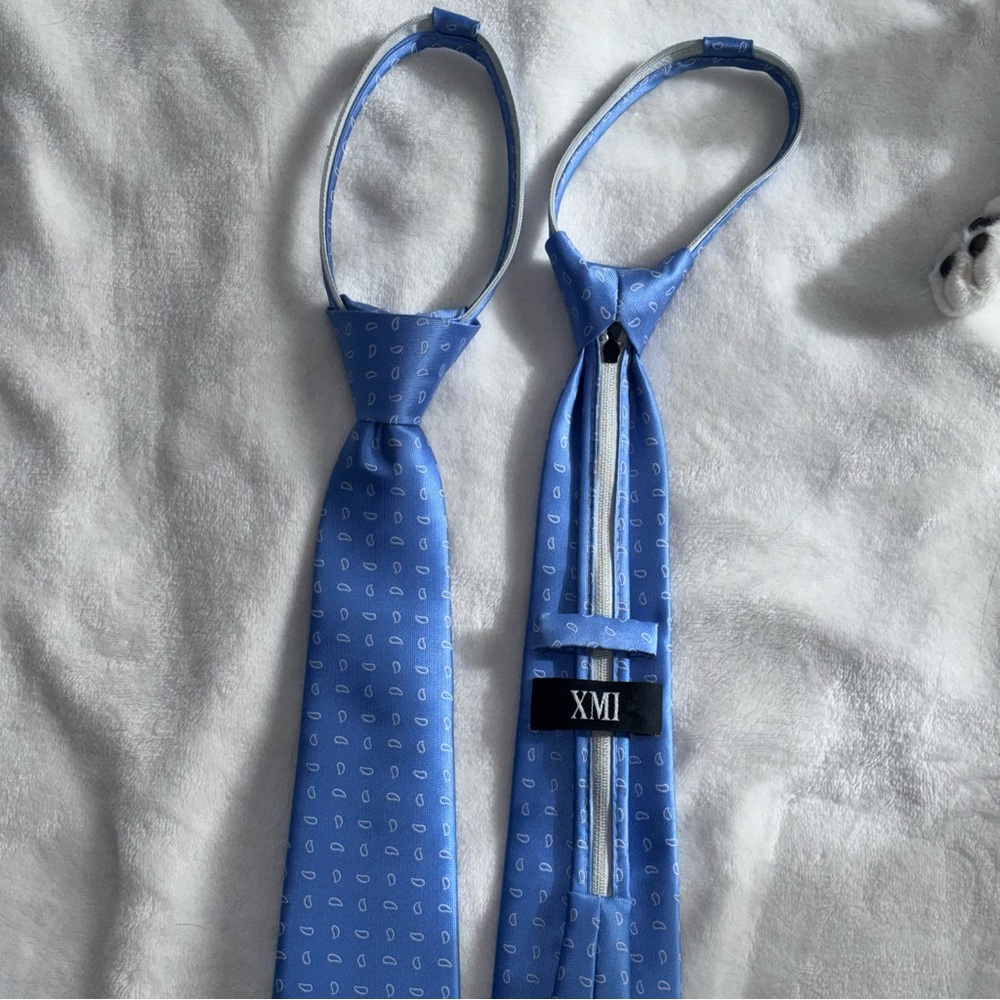 XMI Kids Blue Patterned Faux Tie EUC
